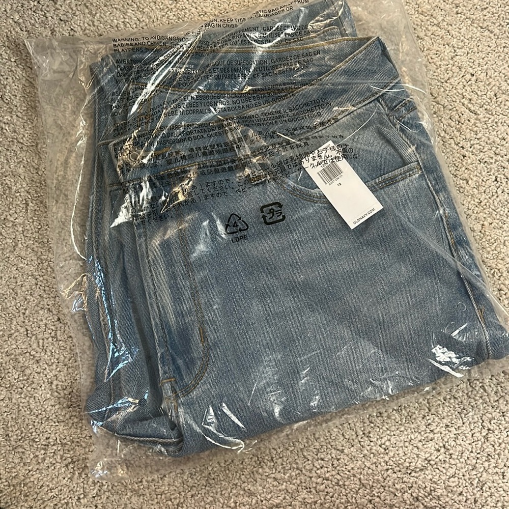 OLD NAVY JEANS BRAND NEW Size 12 HIGH RISE STRAIGHT MEDIUM WASH